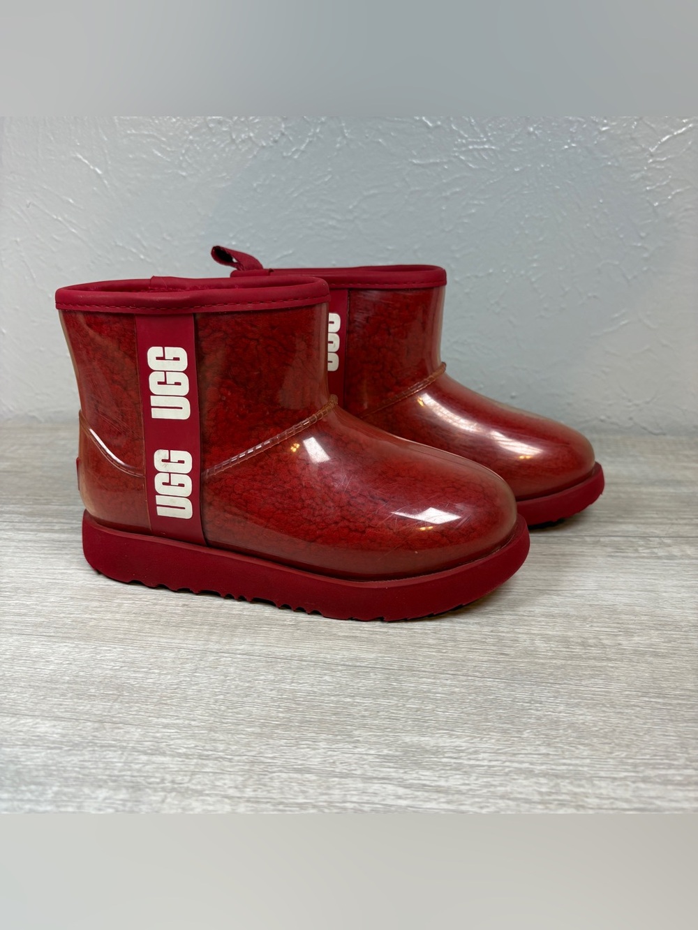UGG Classic Clear Mini Red Waterproof Boots Kids Youth Size 1
